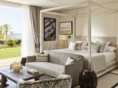 Luxury Beachfront Retreat with Private Pool in Puente Romano