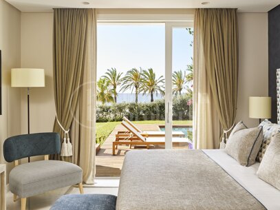 Luxury Beachfront Retreat with Private Pool in Puente Romano