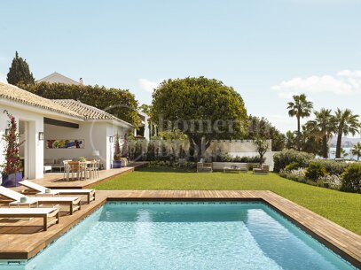 Luxury Beachfront Retreat with Private Pool in Puente Romano