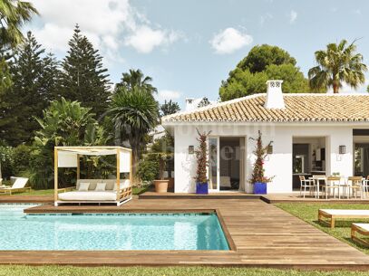 Luxury Beachfront Retreat with Private Pool in Puente Romano