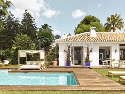 Luxury Beachfront Retreat with Private Pool in Puente Romano