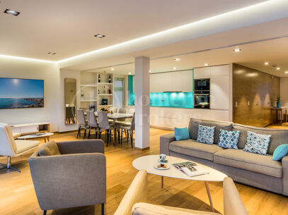 Modern Beachside 5-Bedroom Villa in Puente Romano