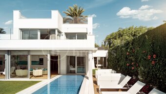 Modern Beachside 5-Bedroom Villa in Puente Romano