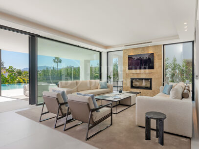Villa Alba - Contemporary villa for sale in Los Naranjos with Golf Views