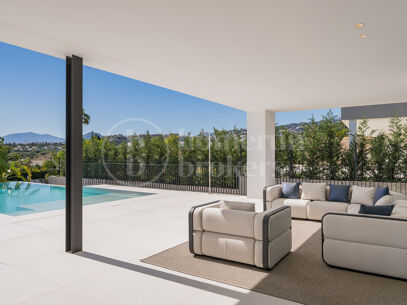 Villa Alba - Contemporary villa for sale in Los Naranjos with Golf Views