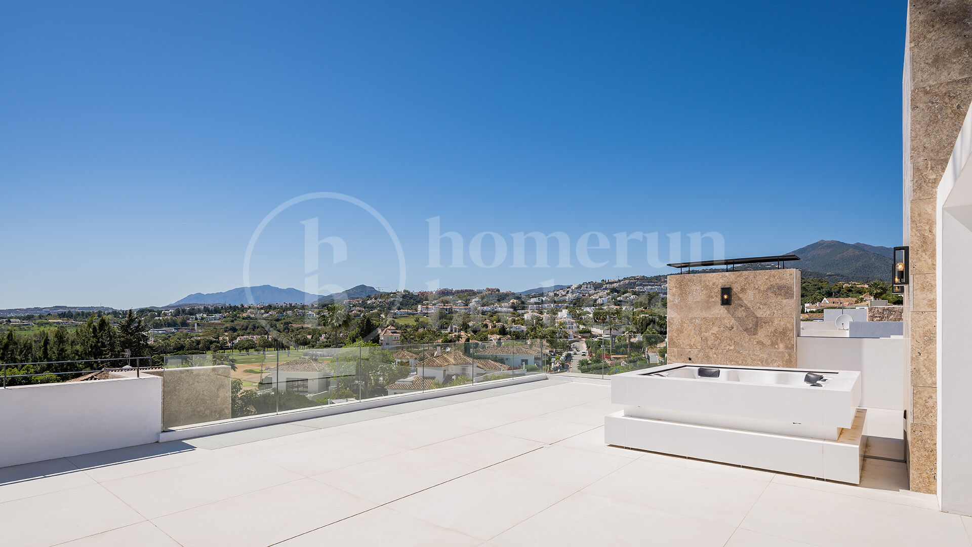 Villa Alba - Contemporary villa for sale in Los Naranjos with Golf Views