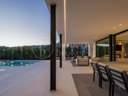 Villa Alba - Contemporary villa for sale in Los Naranjos with Golf Views
