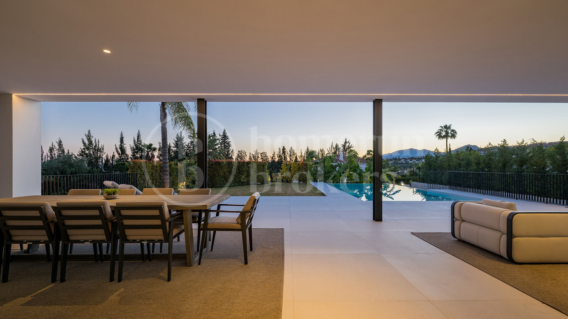 Villa Alba - Contemporary villa for sale in Los Naranjos with Golf Views