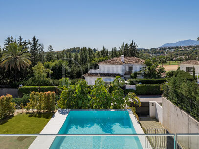 Villa Alba - Contemporary villa for sale in Los Naranjos with Golf Views