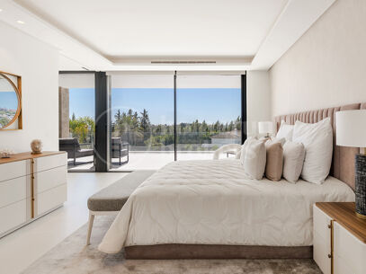 Villa Alba - Contemporary villa for sale in Los Naranjos with Golf Views