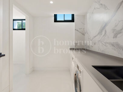 Villa Alba - Contemporary villa for sale in Los Naranjos with Golf Views