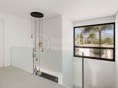 Villa Alba - Contemporary villa for sale in Los Naranjos with Golf Views