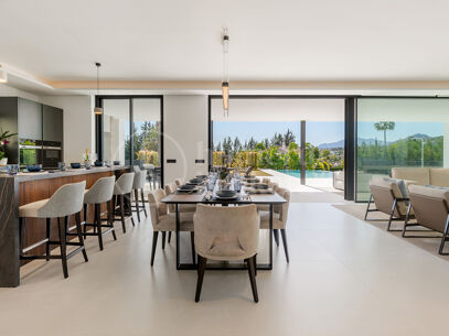Villa Alba - Contemporary villa for sale in Los Naranjos with Golf Views