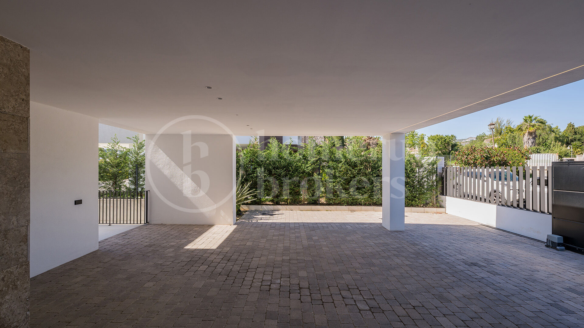 Villa Alba - Contemporary villa for sale in Los Naranjos with Golf Views