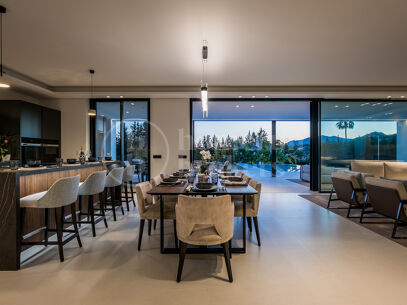 Villa Alba - Contemporary villa for sale in Los Naranjos with Golf Views