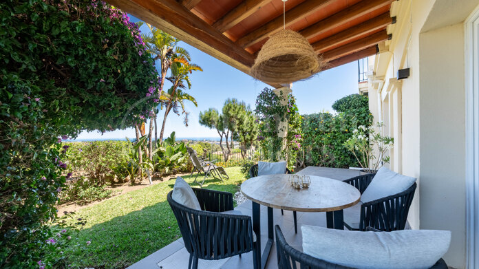 Townhouse La Quinta Hills - Private Garden & Rooftop Terrace Available for Summer Rentals