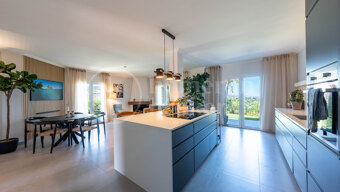 Townhouse La Quinta Hills - Private Garden & Rooftop Terrace Available for Summer Rentals