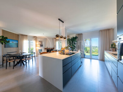 Radhus i La Quinta Hills – Privat Trädgård & Takterrass Tillgängligt för Sommaruthyrning