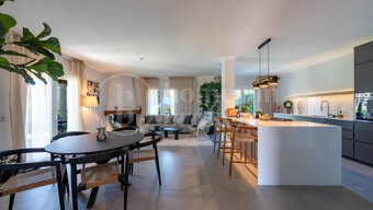 Townhouse La Quinta Hills - Private Garden & Rooftop Terrace Available for Summer Rentals