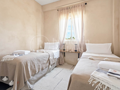 Frontline Beach Boutique Hotel för Sale Sotogrande