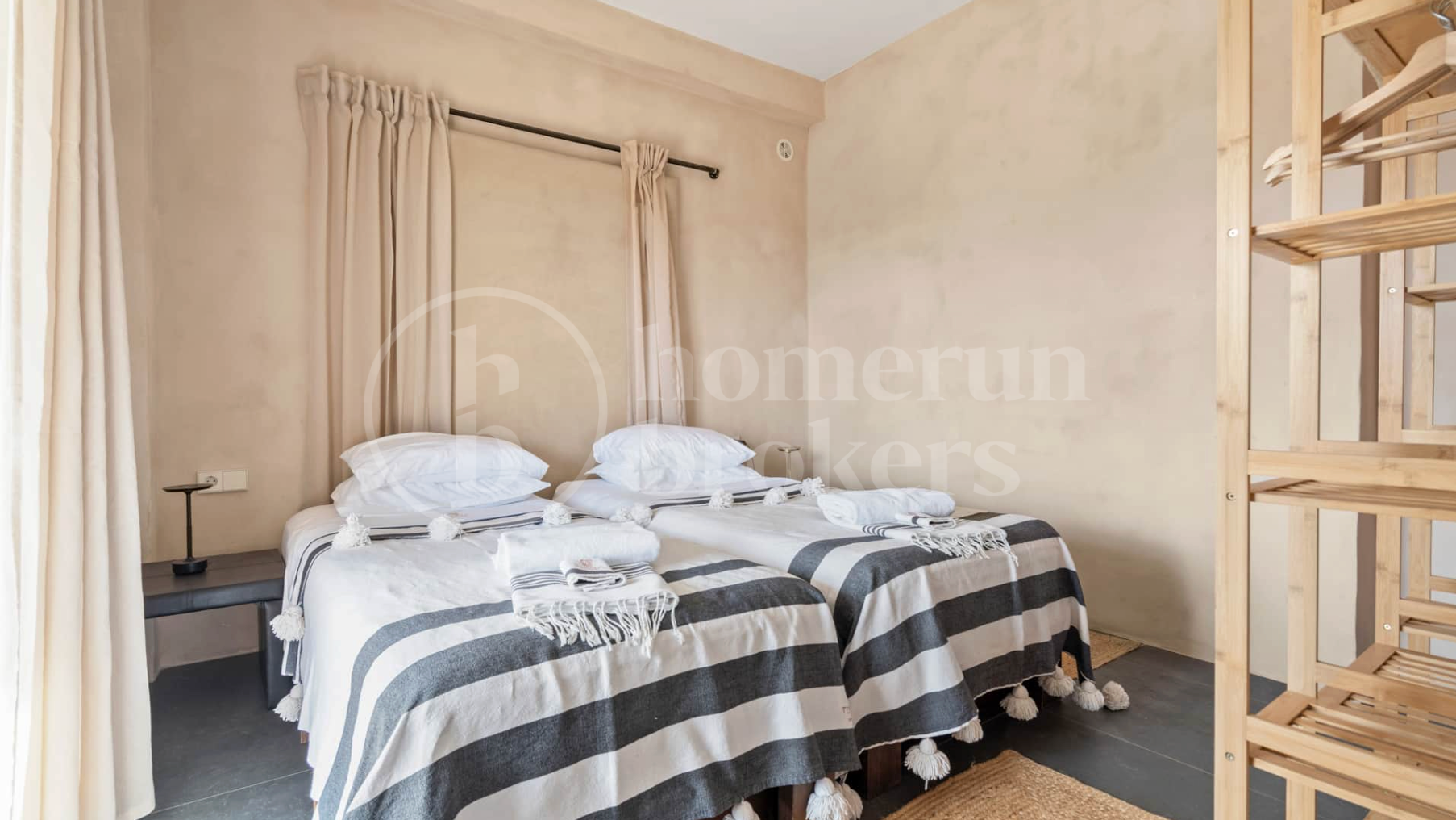 Frontline Beach Boutique Hotel för Sale Sotogrande