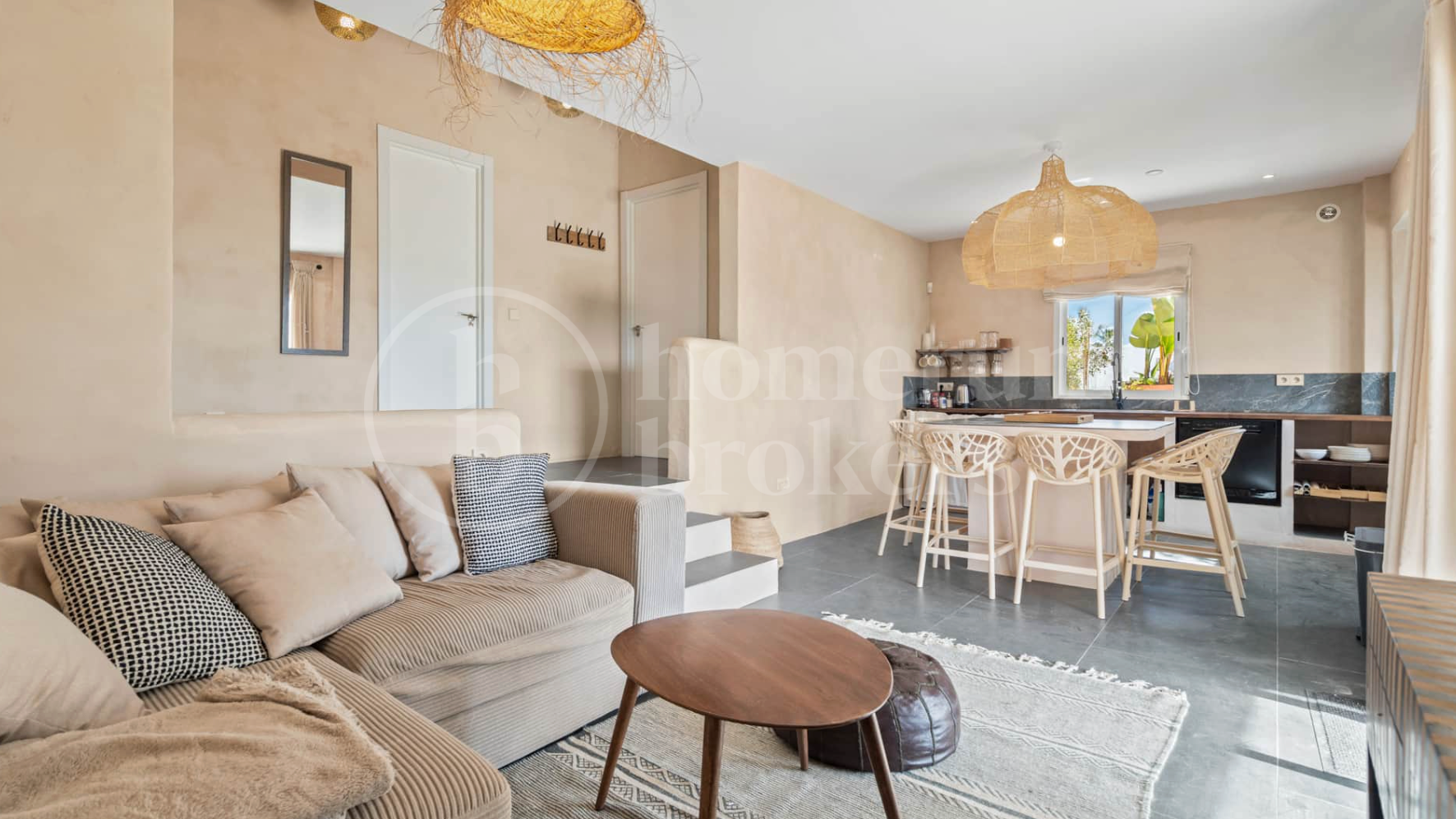 Frontline Beach Boutique Hotel för Sale Sotogrande