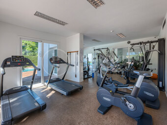 Apartment Alcazaba - Luxury Front Line Beach Ground Floor Apartment