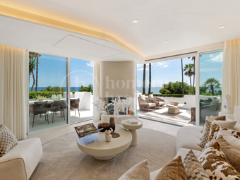 Apartment Alcazaba - Luxury Front Line Beach Ground Floor Apartment