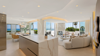 Apartment Alcazaba - Luxury Front Line Beach Ground Floor Apartment