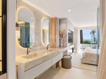 Apartment Alcazaba - Luxury Front Line Beach Ground Floor Apartment
