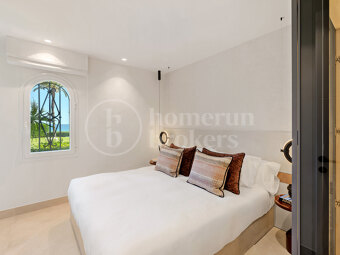 Apartment Alcazaba - Luxury Front Line Beach Ground Floor Apartment