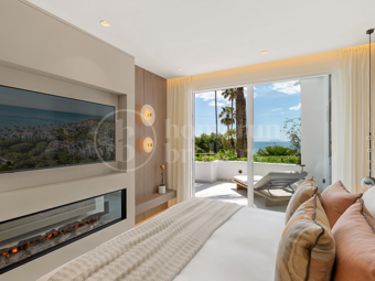Apartment Alcazaba - Luxury Front Line Beach Ground Floor Apartment