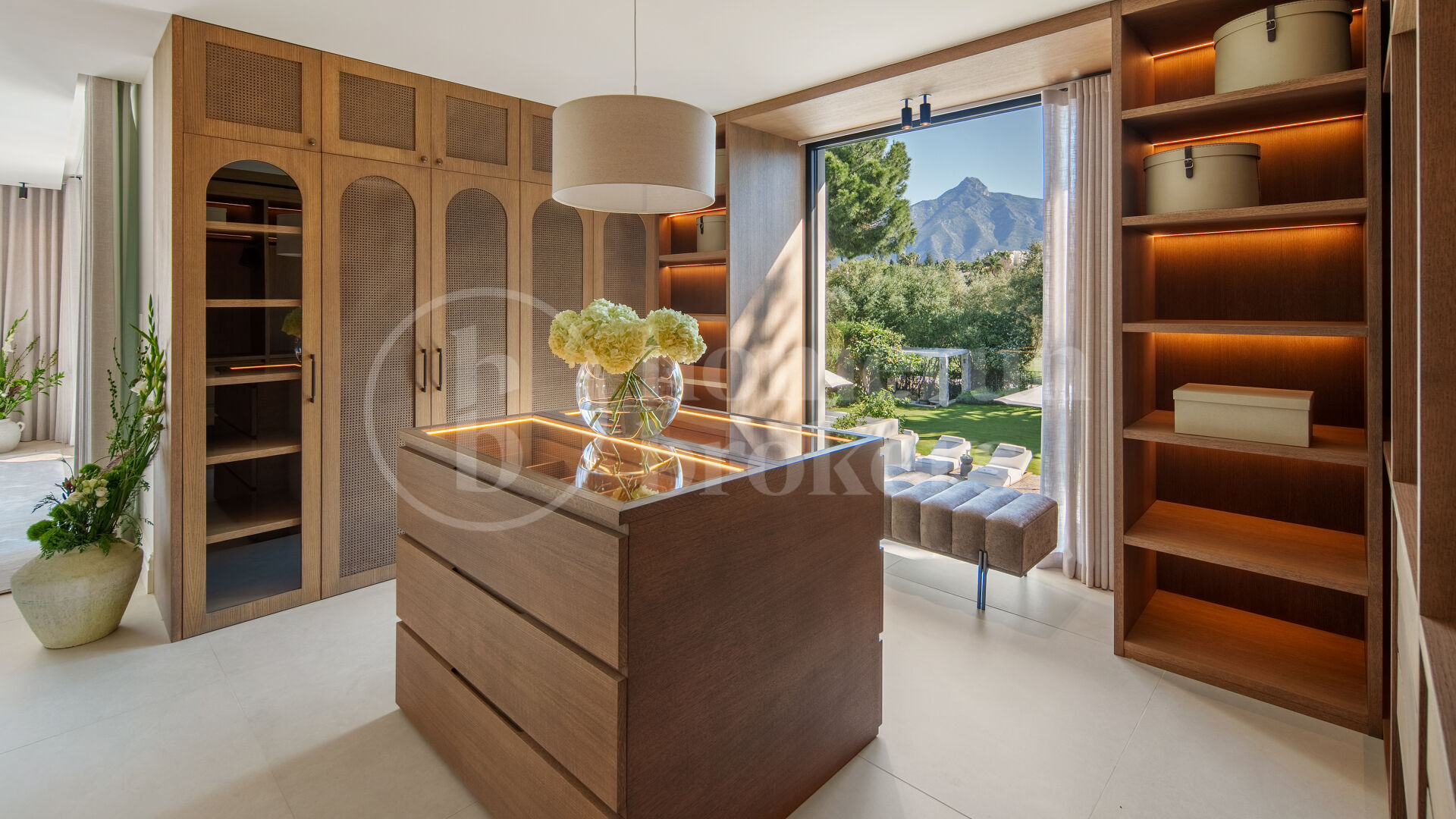 Casa Koi - Contemporary Frotnline Golf villa