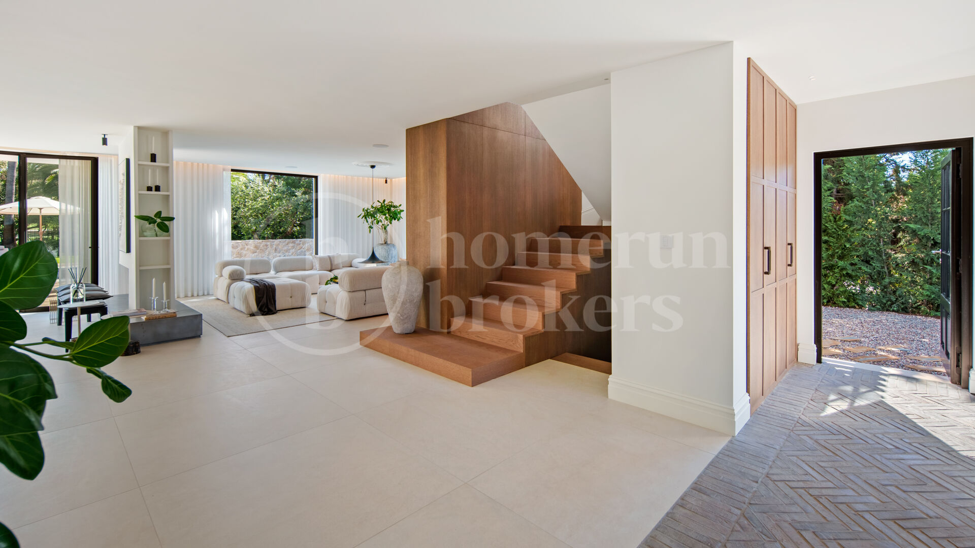 Casa Koi - Contemporary Frotnline Golf villa