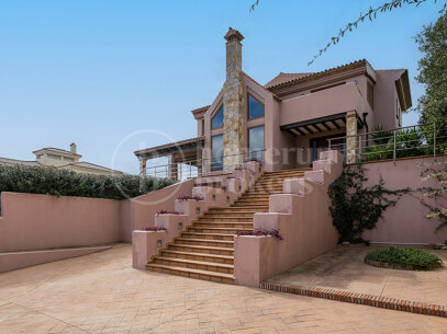Villa Alcaidesa - sea view villa with guest apartment