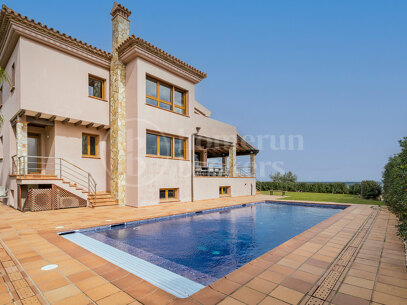 Villa Alcaidesa - sea view villa with guest apartment