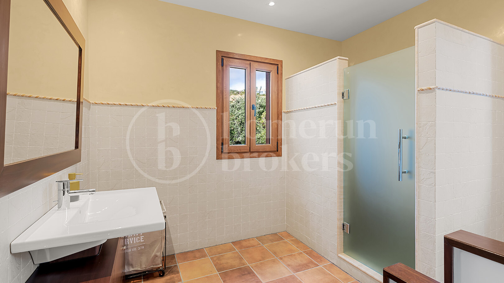 Villa Alcaidesa - sea view villa with guest apartment