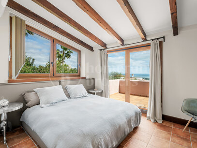 Villa Alcaidesa - sea view villa with guest apartment