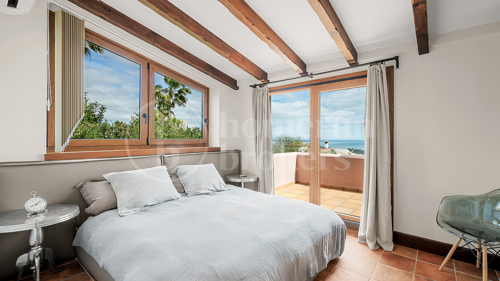 Villa Alcaidesa - sea view villa with guest apartment