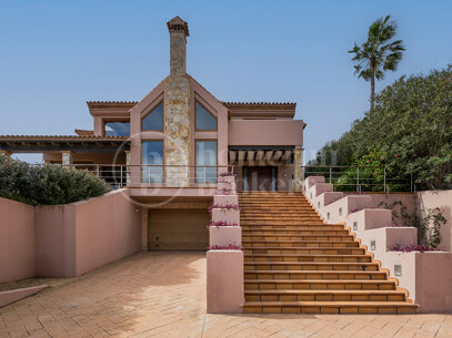 Villa Alcaidesa - sea view villa with guest apartment