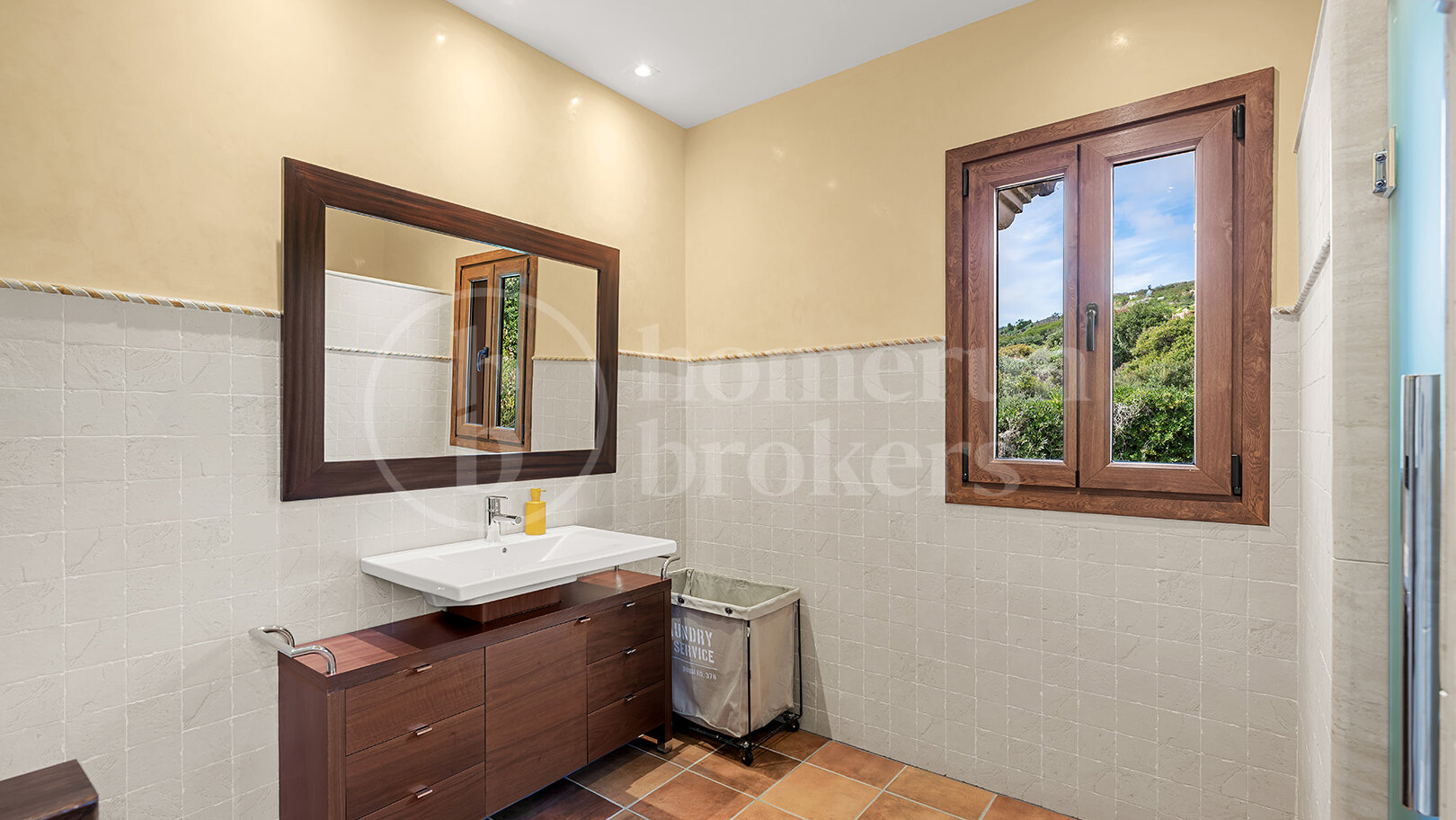 Villa Alcaidesa - sea view villa with guest apartment