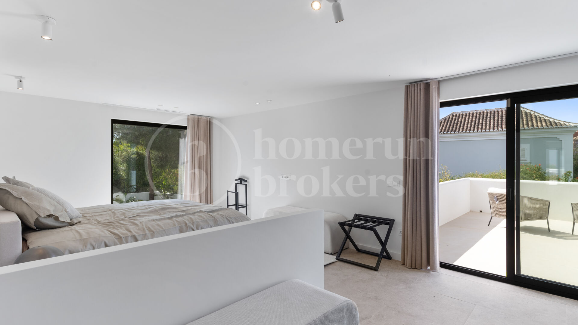 Villa Casasola – Renoverad medelhavsvilla nära stranden