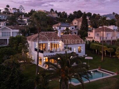 Villa Rita – Renoverad villa i El Paraíso Alto med havsutsikt