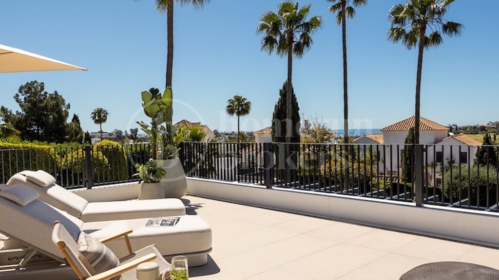 Villa Rita – Renoverad villa i El Paraíso Alto med havsutsikt