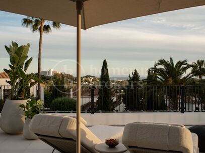 Villa Rita – Renoverad villa i El Paraíso Alto med havsutsikt
