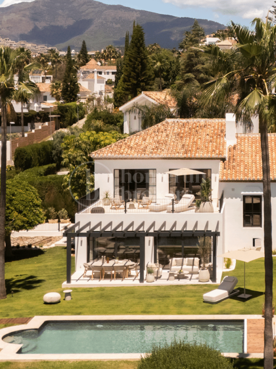 Villa Rita - Renovated Villa El Paraiso Alto with Sea Views