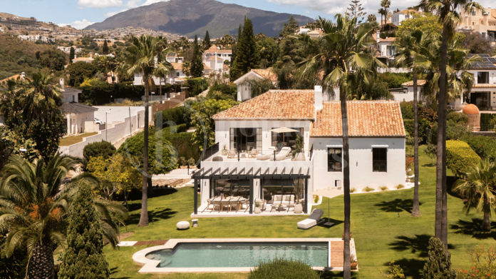 Villa Rita - Renovated Villa El Paraiso Alto with Sea Views