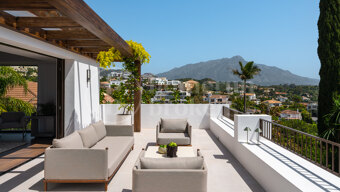 Villa Kumo - Luxury Designer Villa in El Herrojo