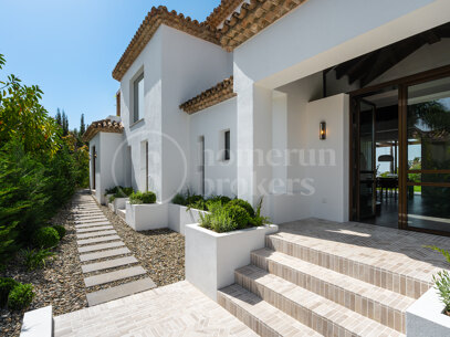 Villa Kumo – Lyxig designvilla i El Herrojo
