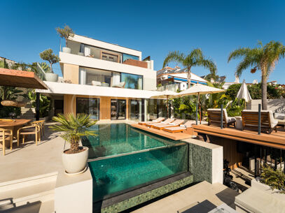 Villa View - Luxury renovated villa with sea views Nueva Andalucía